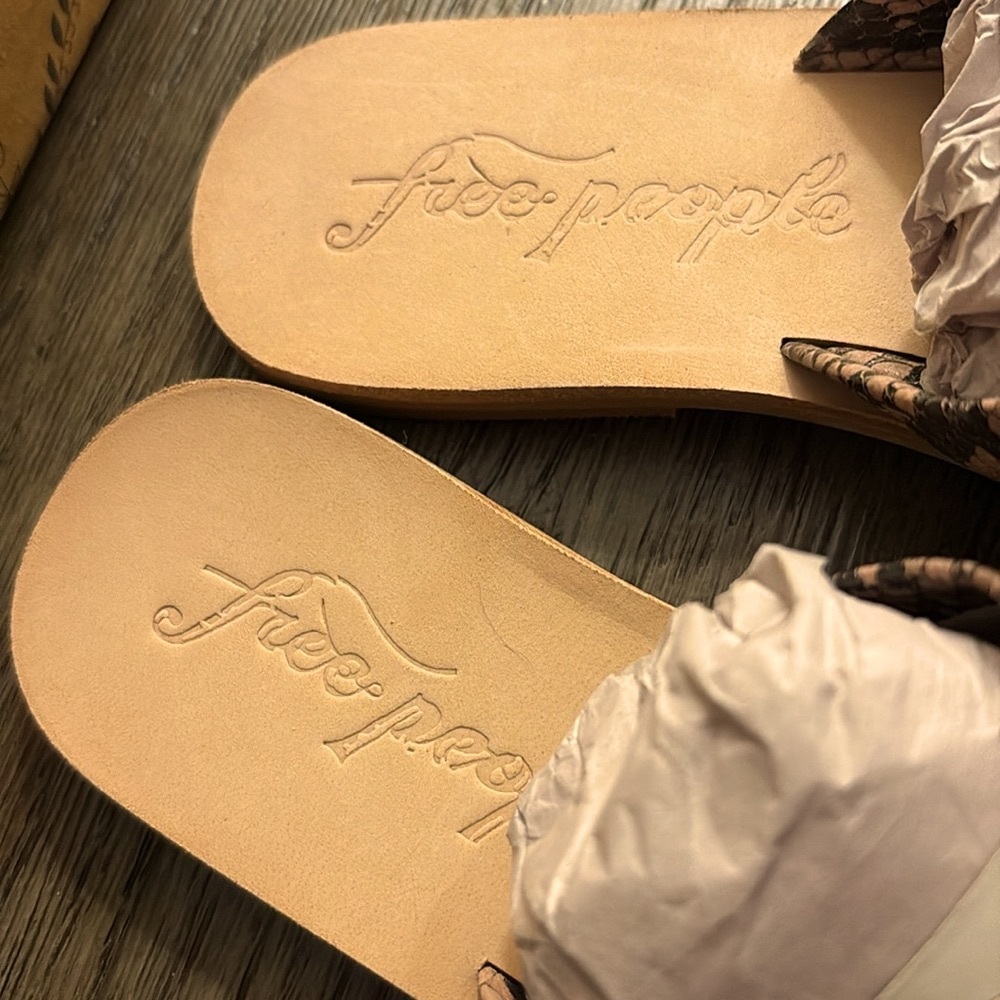 NIB [Free People] Rio Vista Brown Snake Slip-On Sandals Womens EU 36 / US 5.5 - Picture 7 of 15